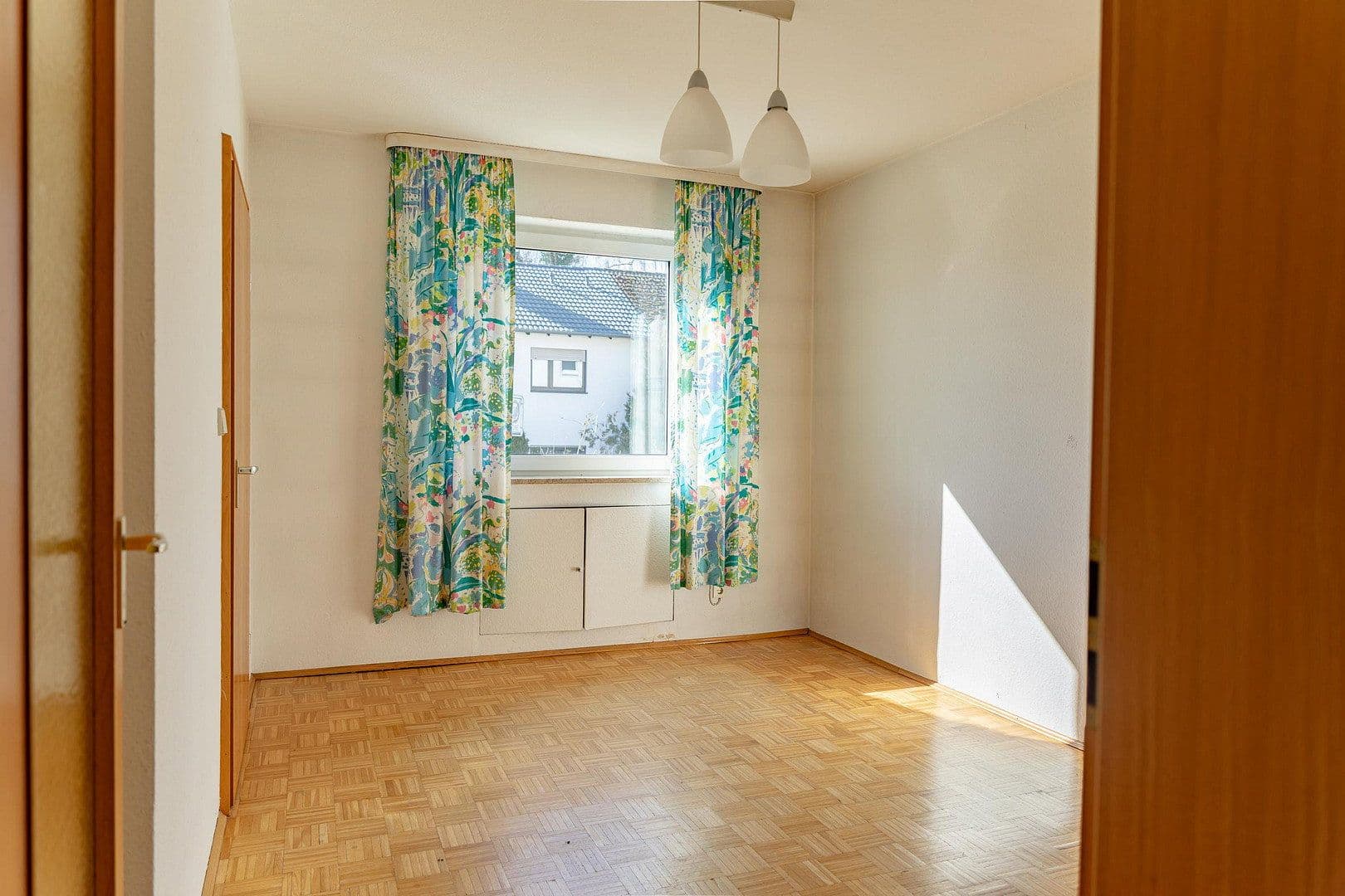 Prodej domu 185 m², pozemek 630 m², Kronberg im Taunus, Hessen Prodej domu 185 m², pozemek 630 m², Kronberg im Taunus, Hessen