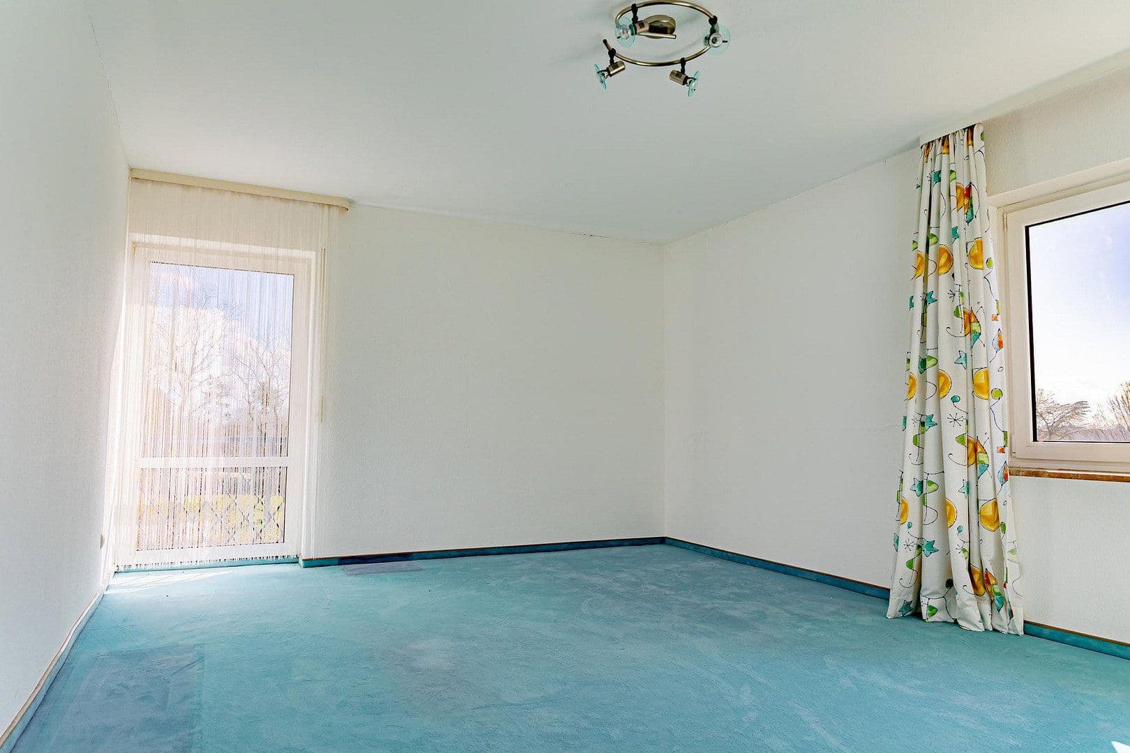 Prodej domu 185 m², pozemek 630 m², Kronberg im Taunus, Hessen Prodej domu 185 m², pozemek 630 m², Kronberg im Taunus, Hessen