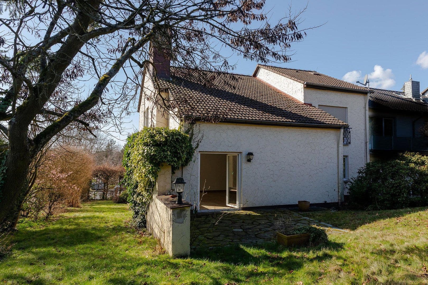 Prodej domu 185 m², pozemek 630 m², Kronberg im Taunus, Hessen Prodej domu 185 m², pozemek 630 m², Kronberg im Taunus, Hessen