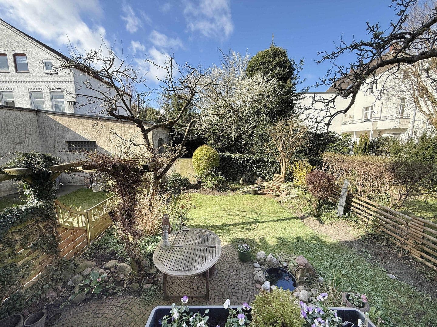 Prodej domu 180 m², pozemek 210 m², Neumünster, Šlesvicko-Holštýnsko Prodej domu 180 m², pozemek 210 m², Neumünster, Šlesvicko-Holštýnsko