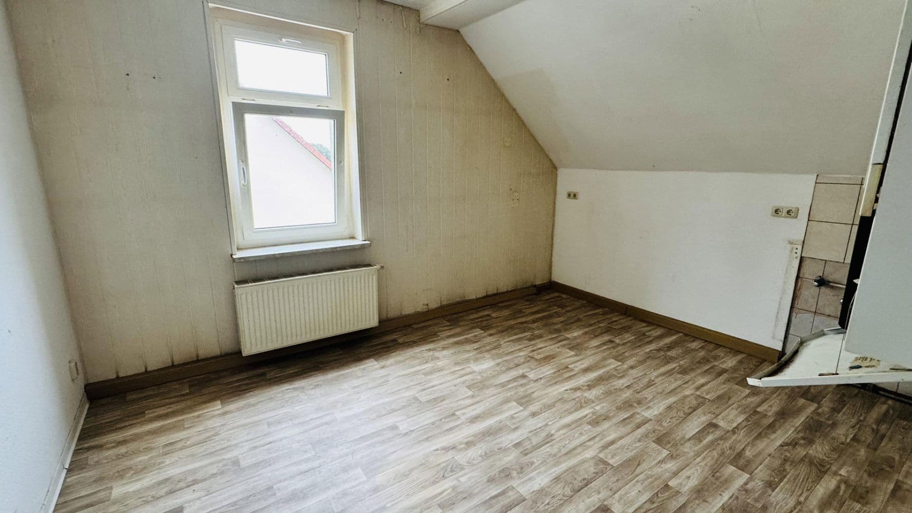Prodej domu 351 m², pozemek 580 m², Starohrad, Durynsko Prodej domu 351 m², pozemek 580 m², Starohrad, Durynsko