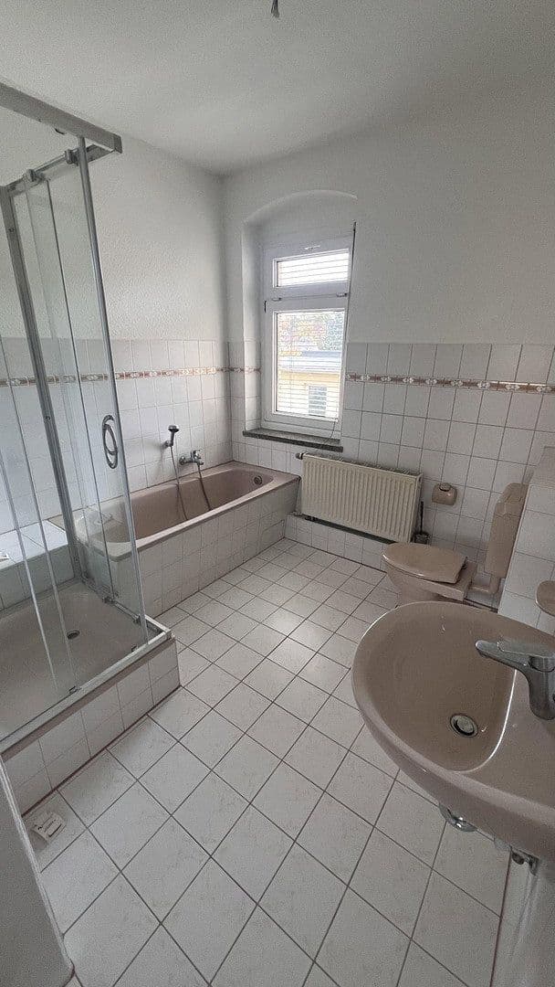 Prodej domu 351 m², pozemek 580 m², Starohrad, Durynsko Prodej domu 351 m², pozemek 580 m², Starohrad, Durynsko