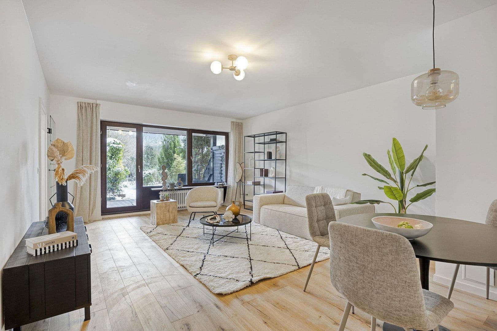 Prodej bytu 3+1 84 m², Meerbusch, Severní Porýní-Vestfálsko Prodej bytu 3+1 84 m², Meerbusch, Severní Porýní-Vestfálsko