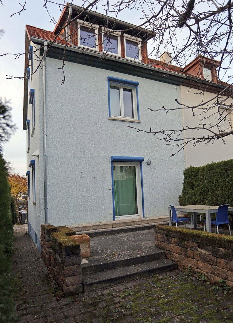 Prodej domu 95 m², pozemek 142 m², Reutlingen, Bádensko-Württembersko Prodej domu 95 m², pozemek 142 m², Reutlingen, Bádensko-Württembersko