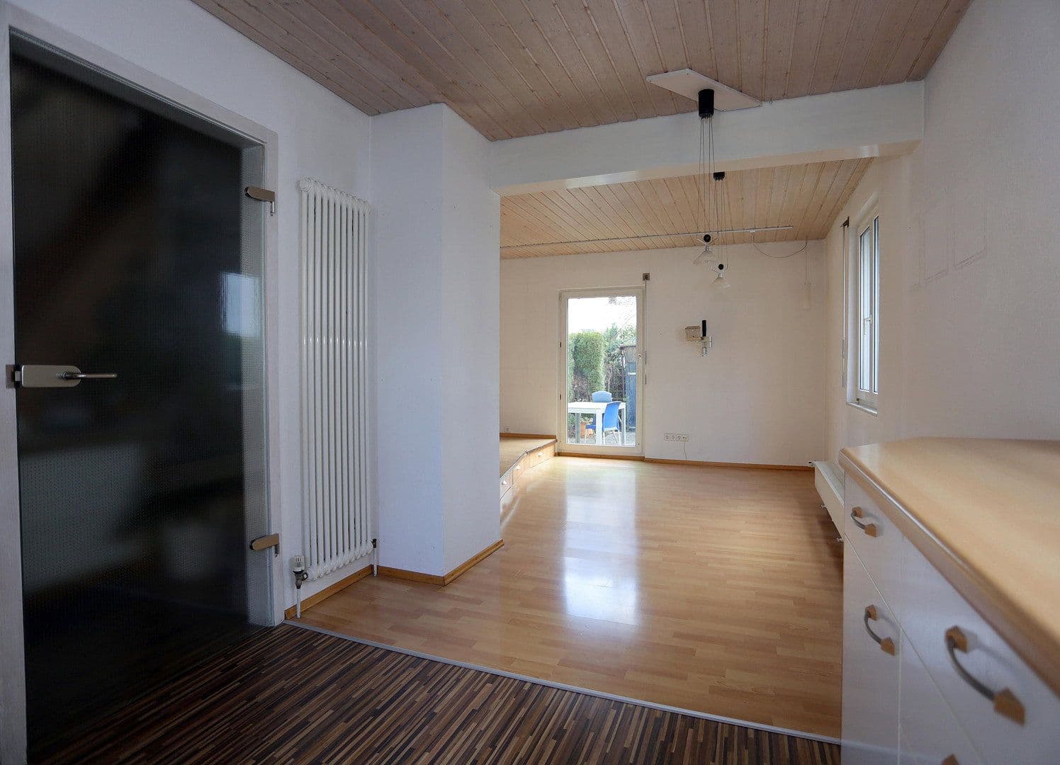 Prodej domu 95 m², pozemek 142 m², Reutlingen, Bádensko-Württembersko Prodej domu 95 m², pozemek 142 m², Reutlingen, Bádensko-Württembersko