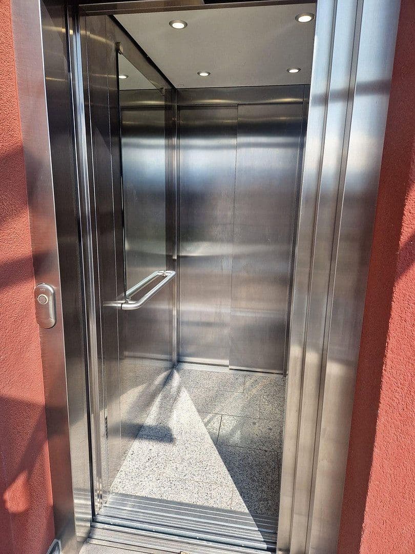 Pronájem bytu 4+1 155 m², Grenzach-Wyhlen, Bádensko-Württembersko Pronájem bytu 4+1 155 m², Grenzach-Wyhlen, Bádensko-Württembersko