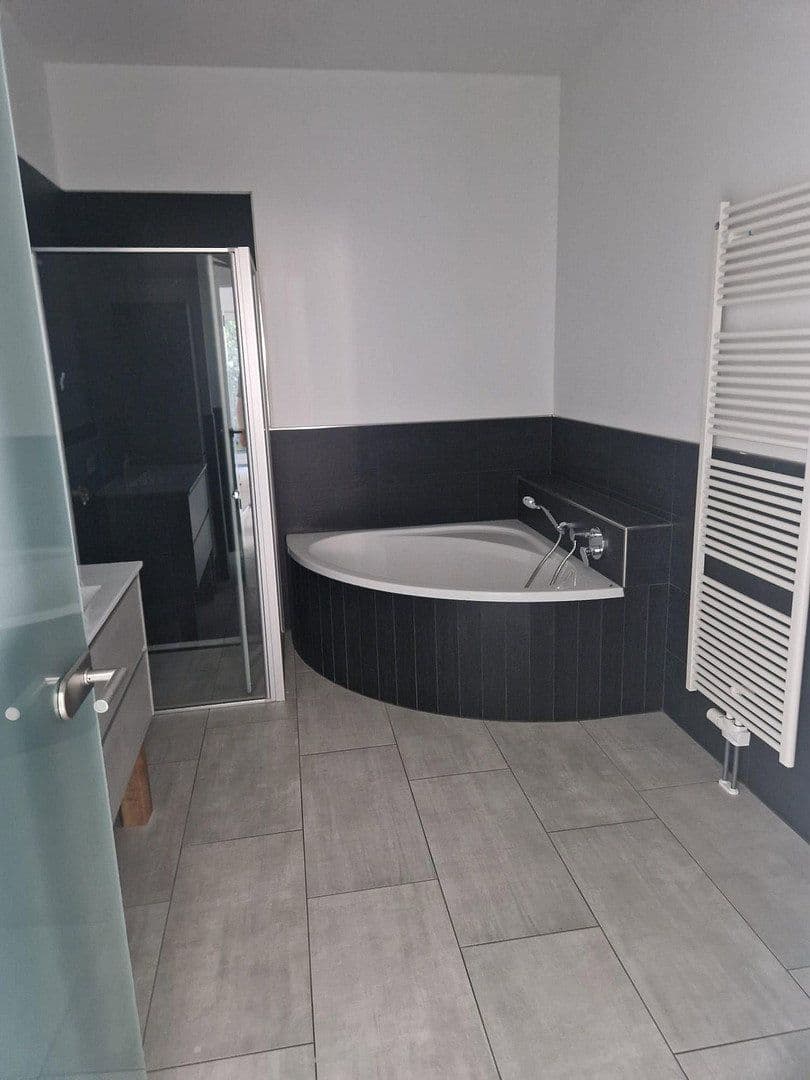 Pronájem bytu 4+1 155 m², Grenzach-Wyhlen, Bádensko-Württembersko Pronájem bytu 4+1 155 m², Grenzach-Wyhlen, Bádensko-Württembersko