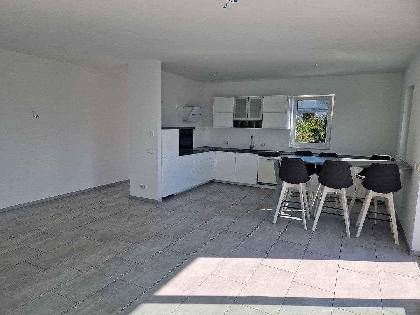 Pronájem bytu 4+1 155 m², Grenzach-Wyhlen, Bádensko-Württembersko Pronájem bytu 4+1 155 m², Grenzach-Wyhlen, Bádensko-Württembersko