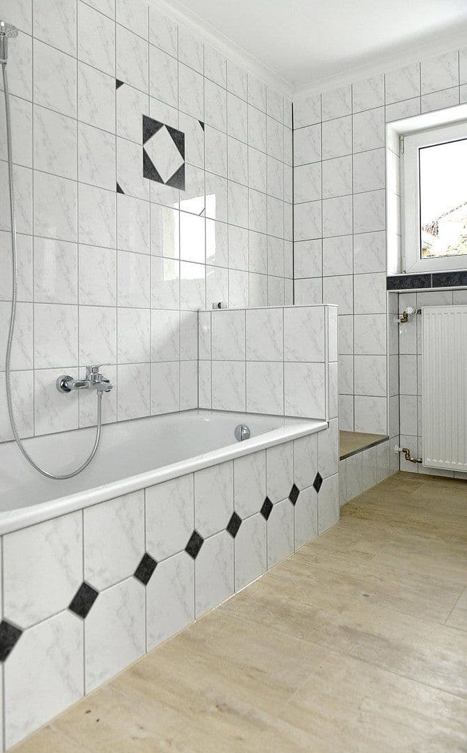 Pronájem bytu 3+1 105 m², Neusitz, Bavorsko Pronájem bytu 3+1 105 m², Neusitz, Bavorsko