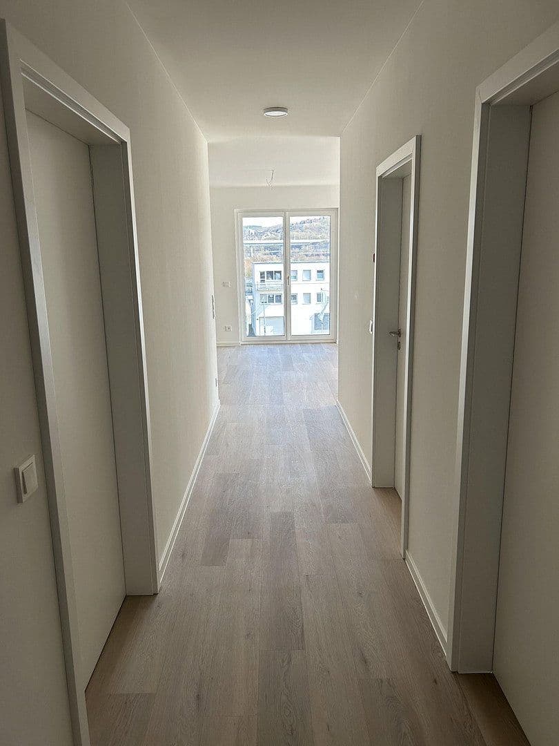 Pronájem bytu 3+1 108 m², Scheckertstrasse 2, Zell am Main, Bavorsko Pronájem bytu 3+1 108 m², Scheckertstrasse 2, Zell am Main, Bavorsko