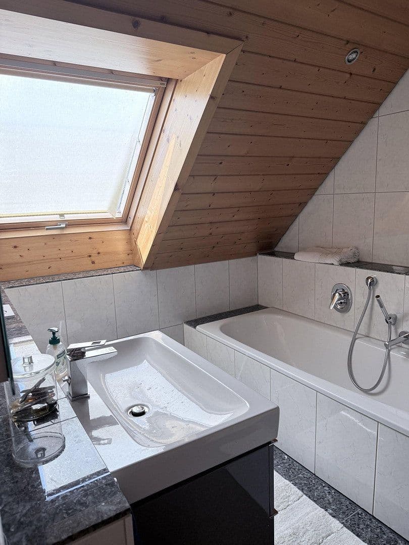 Prodej bytu 3+kk 110 m², Germersheimer Str. 12, Ludwigshafen, Porýní-Falc Prodej bytu 3+kk 110 m², Germersheimer Str. 12, Ludwigshafen, Porýní-Falc