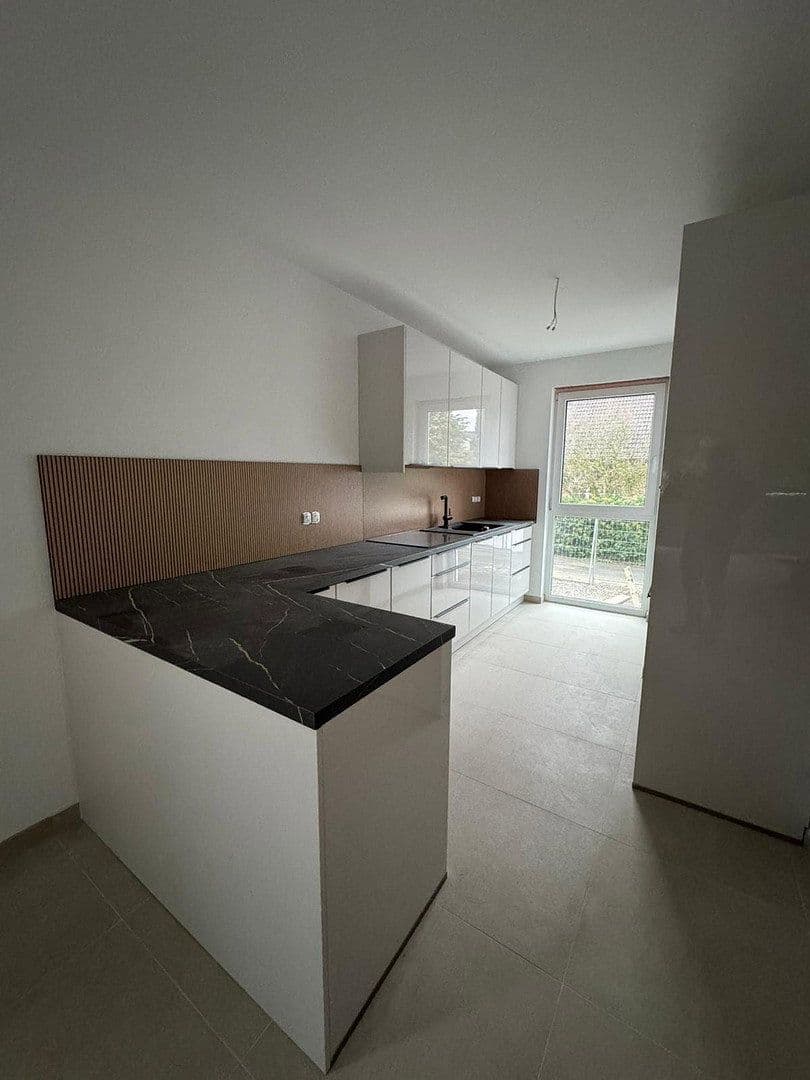 Prodej domu 166 m², pozemek 280 m², Graf-Stauffenberg-Ring 83, Bad Homburg vor der Höhe, Hessen Prodej domu 166 m², pozemek 280 m², Graf-Stauffenberg-Ring 83, Bad Homburg vor der Höhe, Hessen