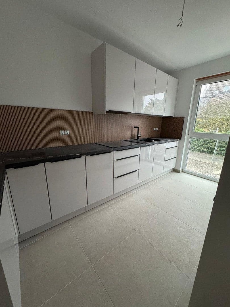 Prodej domu 166 m², pozemek 280 m², Graf-Stauffenberg-Ring 83, Bad Homburg vor der Höhe, Hessen Prodej domu 166 m², pozemek 280 m², Graf-Stauffenberg-Ring 83, Bad Homburg vor der Höhe, Hessen