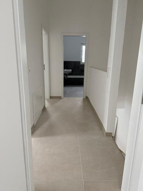 Prodej domu 166 m², pozemek 280 m², Graf-Stauffenberg-Ring 83, Bad Homburg vor der Höhe, Hessen Prodej domu 166 m², pozemek 280 m², Graf-Stauffenberg-Ring 83, Bad Homburg vor der Höhe, Hessen