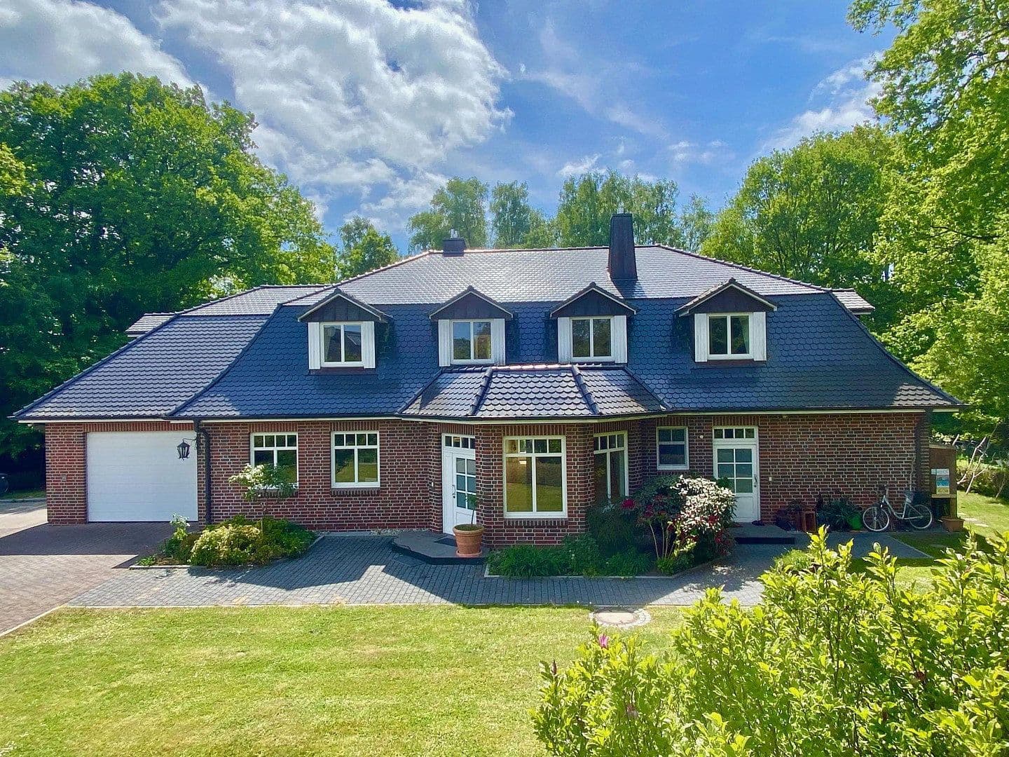 Prodej domu 352 m², pozemek 3.922 m², Quickborn, Šlesvicko-Holštýnsko Prodej domu 352 m², pozemek 3.922 m², Quickborn, Šlesvicko-Holštýnsko