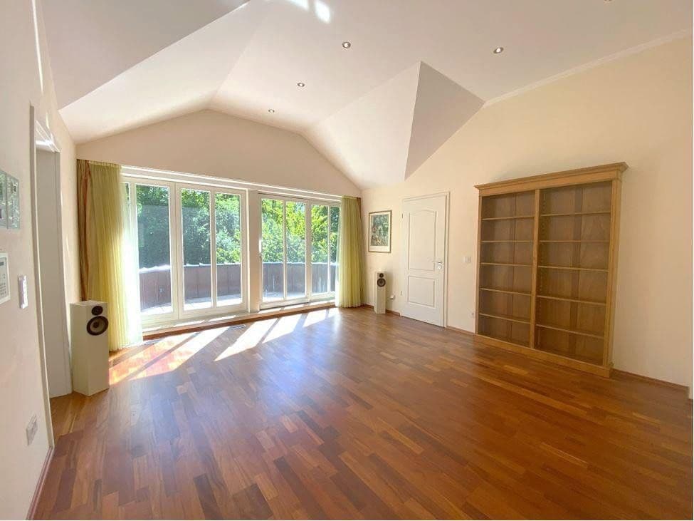 Prodej domu 352 m², pozemek 3.922 m², Quickborn, Šlesvicko-Holštýnsko Prodej domu 352 m², pozemek 3.922 m², Quickborn, Šlesvicko-Holštýnsko