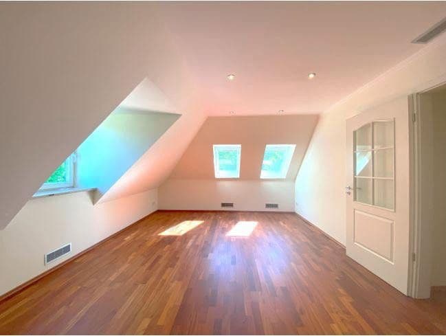 Prodej domu 352 m², pozemek 3.922 m², Quickborn, Šlesvicko-Holštýnsko Prodej domu 352 m², pozemek 3.922 m², Quickborn, Šlesvicko-Holštýnsko