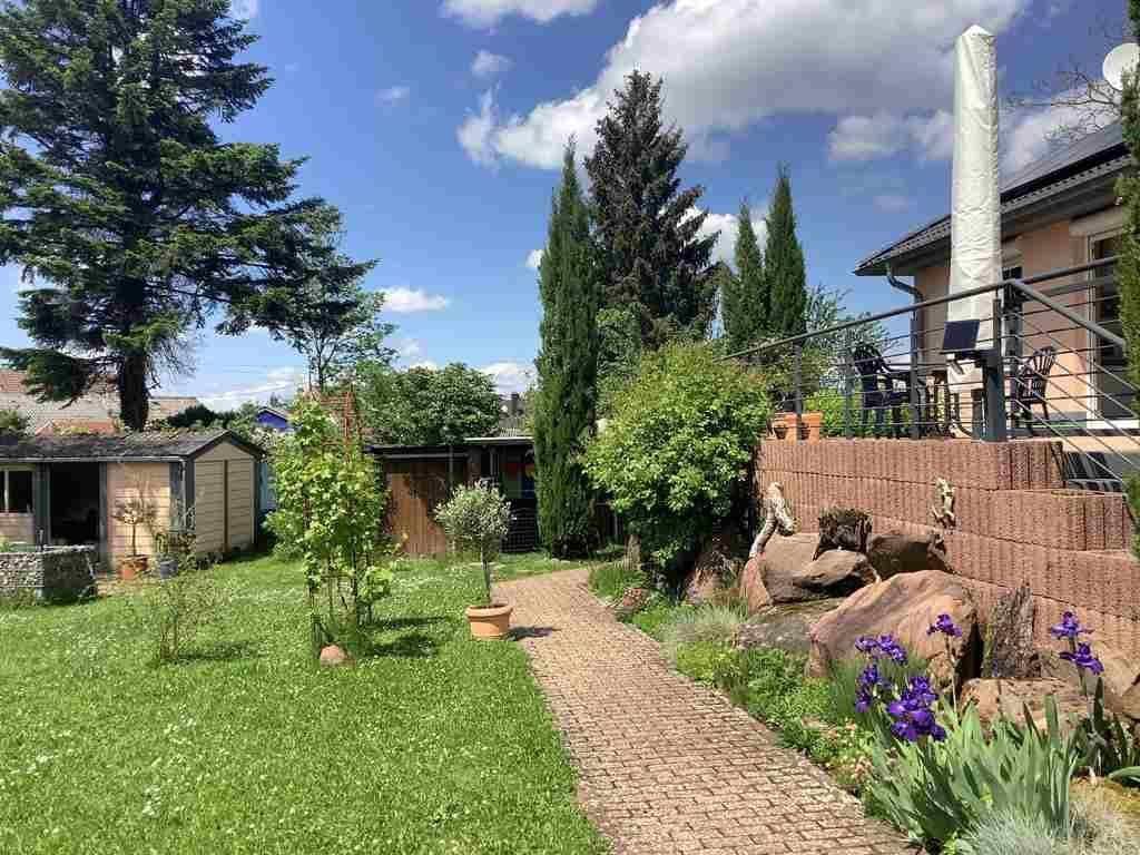 Prodej domu 99 m², pozemek 1.312 m², Forststraße 12a, Pirmasens, Porýní-Falc Prodej domu 99 m², pozemek 1.312 m², Forststraße 12a, Pirmasens, Porýní-Falc