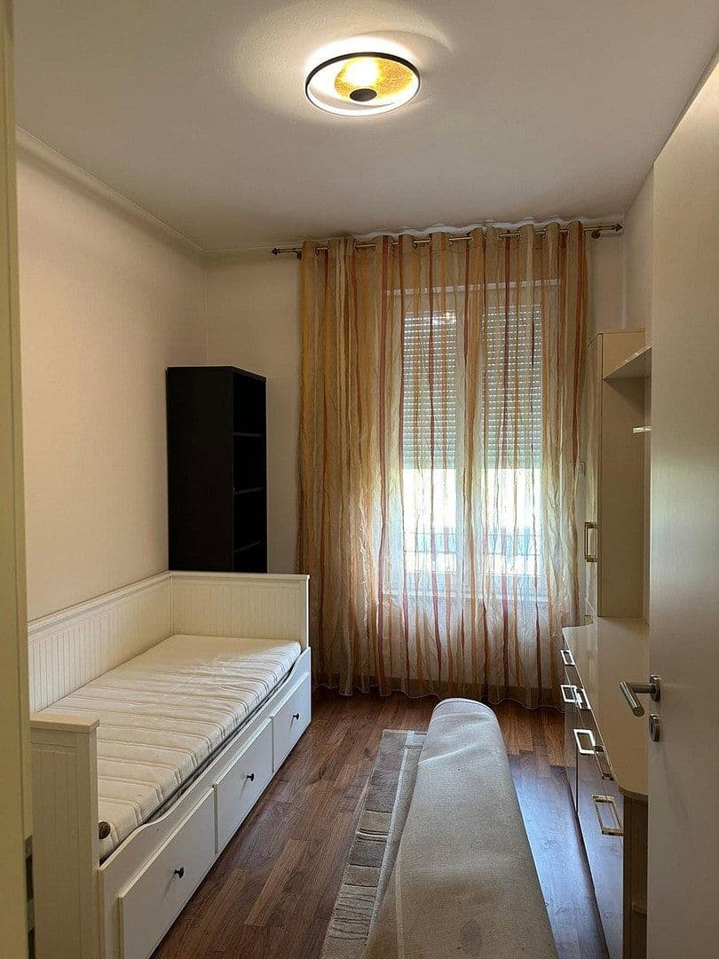 Pronájem bytu 4+1 135 m², Berlin, Berlín Pronájem bytu 4+1 135 m², Berlin, Berlín