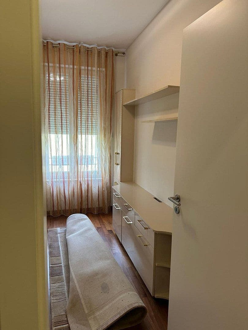 Pronájem bytu 4+1 135 m², Berlin, Berlín Pronájem bytu 4+1 135 m², Berlin, Berlín