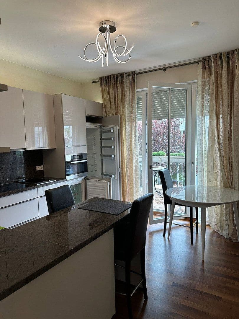 Pronájem bytu 4+1 135 m², Berlin, Berlín Pronájem bytu 4+1 135 m², Berlin, Berlín