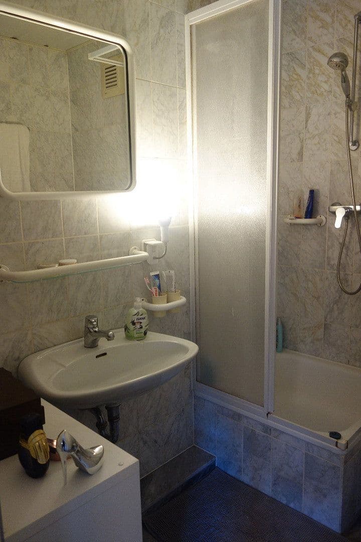 Pronájem bytu 1+1 27 m², Hannover, Dolní Sasko Pronájem bytu 1+1 27 m², Hannover, Dolní Sasko