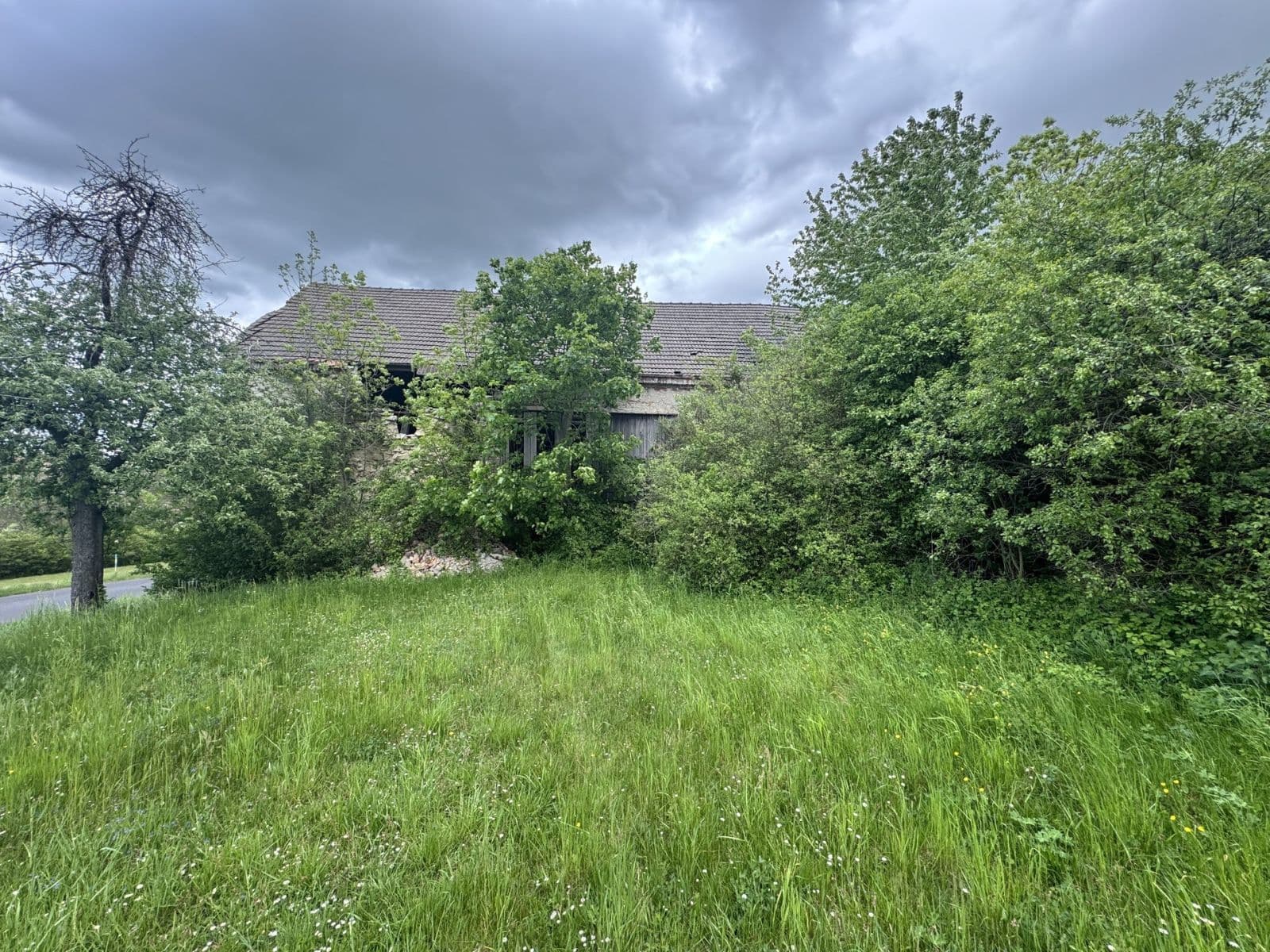 Prodej pozemku 3.001 m², Mšené-lázně, Ústecký kraj Prodej pozemku 3.001 m², Mšené-lázně, Ústecký kraj