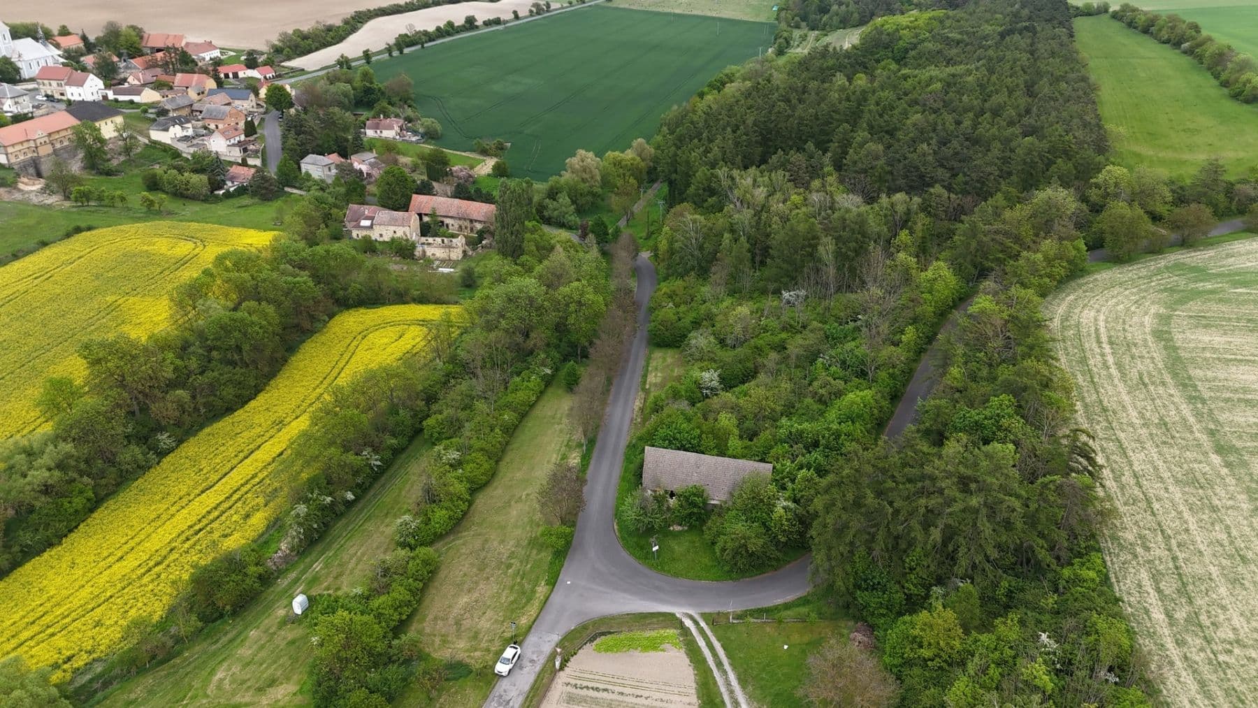 Prodej pozemku 3.001 m², Mšené-lázně, Ústecký kraj Prodej pozemku 3.001 m², Mšené-lázně, Ústecký kraj