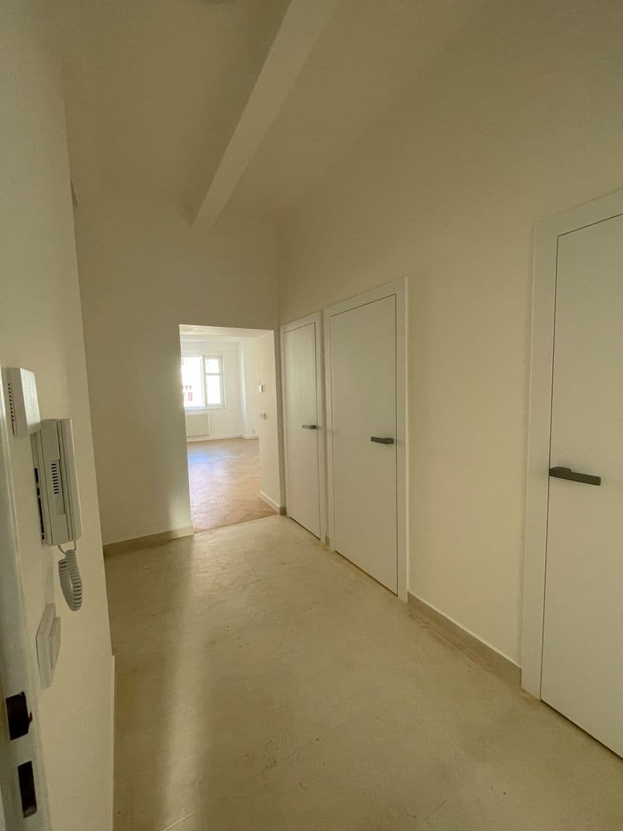 Prodej bytu 2+kk 50 m², Na dolinách, Praha, Praha Prodej bytu 2+kk 50 m², Na dolinách, Praha, Praha