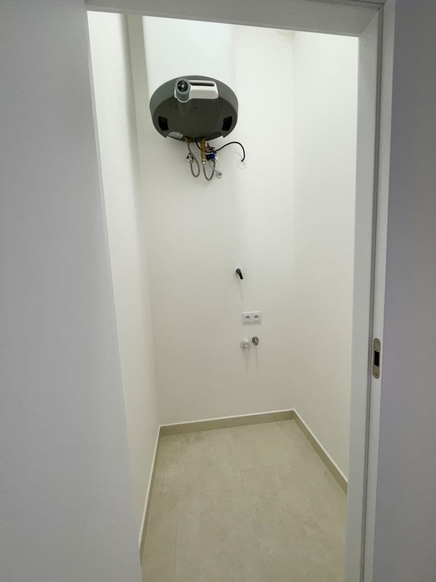 Prodej bytu 2+kk 50 m², Na dolinách, Praha, Praha Prodej bytu 2+kk 50 m², Na dolinách, Praha, Praha