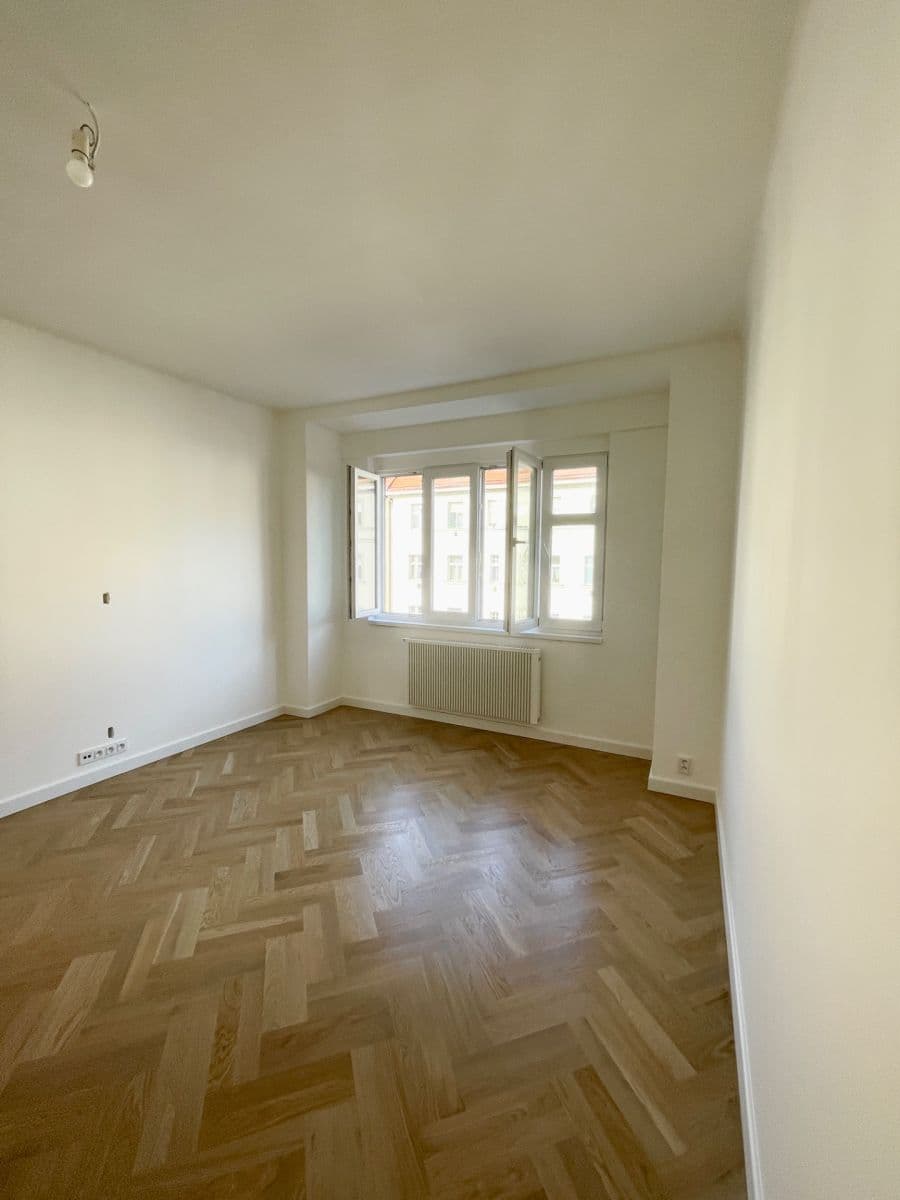 Prodej bytu 2+kk 50 m², Na dolinách, Praha, Praha Prodej bytu 2+kk 50 m², Na dolinách, Praha, Praha