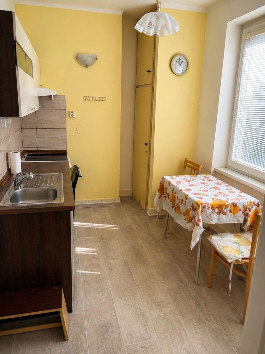 Prodej bytu 2+1 49 m², Družstevní, Týnec nad Sázavou, Středočeský kraj Prodej bytu 2+1 49 m², Družstevní, Týnec nad Sázavou, Středočeský kraj
