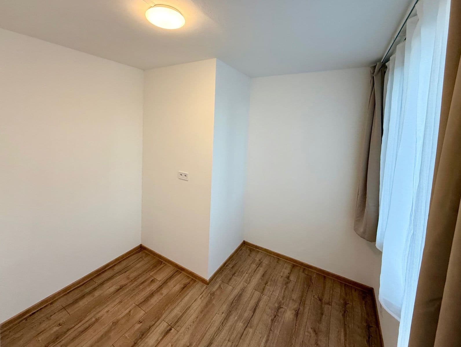 Pronájem bytu 2+kk 33 m², Holandská, Kladno, Středočeský kraj Pronájem bytu 2+kk 33 m², Holandská, Kladno, Středočeský kraj