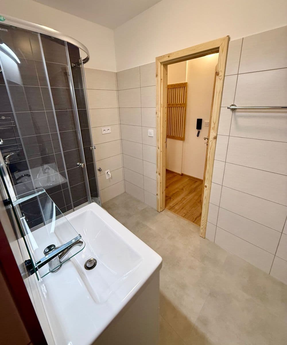 Pronájem bytu 2+kk 33 m², Holandská, Kladno, Středočeský kraj Pronájem bytu 2+kk 33 m², Holandská, Kladno, Středočeský kraj