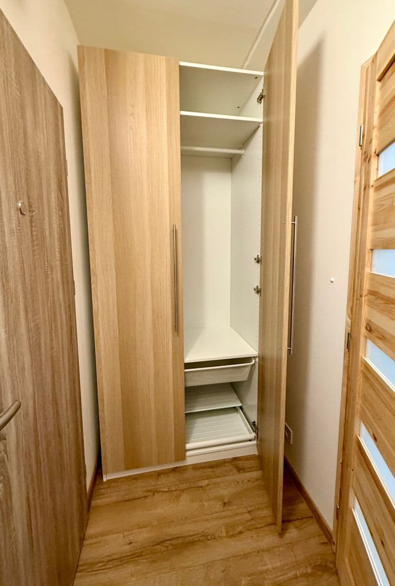 Pronájem bytu 2+kk 33 m², Holandská, Kladno, Středočeský kraj Pronájem bytu 2+kk 33 m², Holandská, Kladno, Středočeský kraj