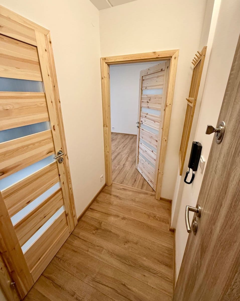 Pronájem bytu 2+kk 33 m², Holandská, Kladno, Středočeský kraj Pronájem bytu 2+kk 33 m², Holandská, Kladno, Středočeský kraj