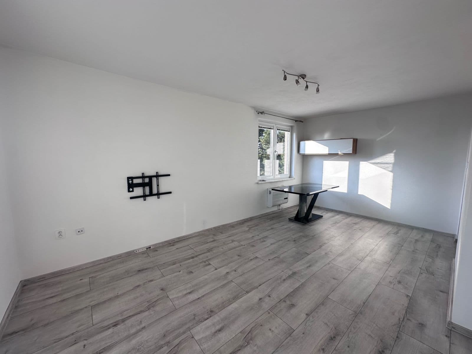 Pronájem bytu 3+1 55 m², Na Návozech, Chýnov, Jihočeský kraj Pronájem bytu 3+1 55 m², Na Návozech, Chýnov, Jihočeský kraj