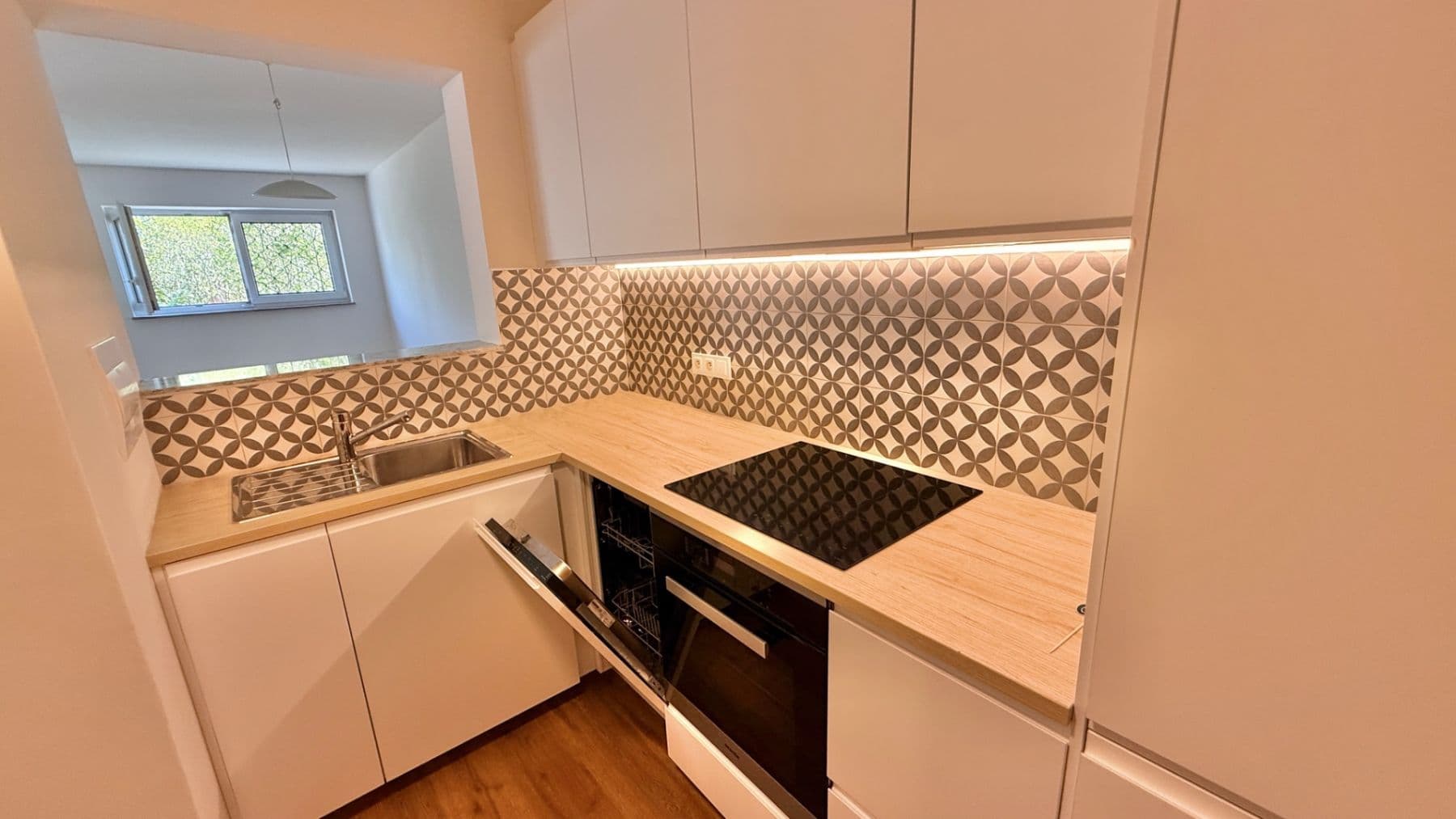 Pronájem bytu 1+kk 44 m², U Vojanky, Praha, Praha Pronájem bytu 1+kk 44 m², U Vojanky, Praha, Praha