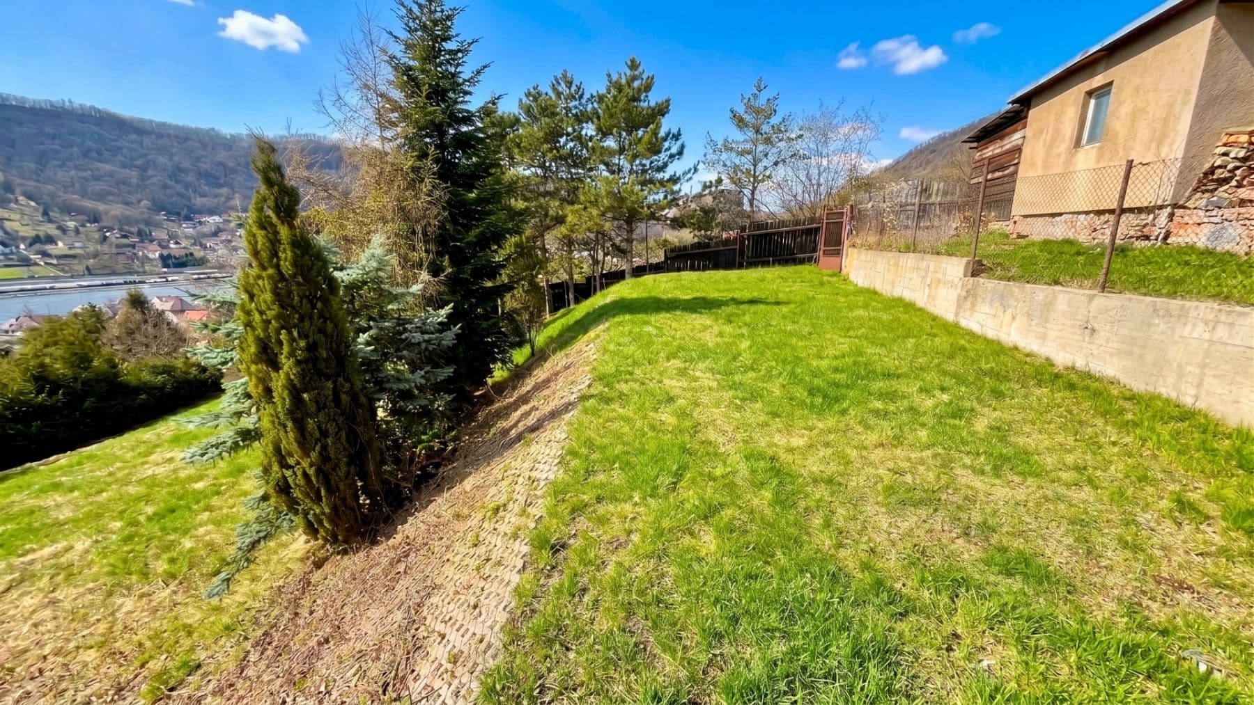 Prodej pozemku 1.210 m², Jasanová, Ústí nad Labem, Ústecký kraj Prodej pozemku 1.210 m², Jasanová, Ústí nad Labem, Ústecký kraj