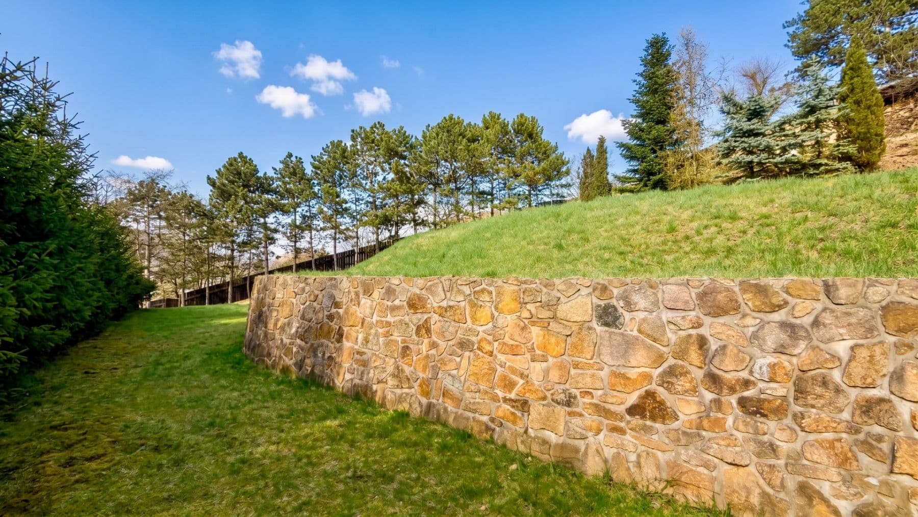 Prodej pozemku 1.210 m², Jasanová, Ústí nad Labem, Ústecký kraj Prodej pozemku 1.210 m², Jasanová, Ústí nad Labem, Ústecký kraj