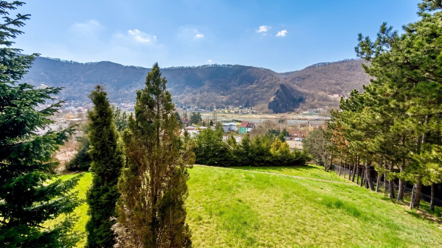 Prodej pozemku 1.210 m², Jasanová, Ústí nad Labem, Ústecký kraj Prodej pozemku 1.210 m², Jasanová, Ústí nad Labem, Ústecký kraj