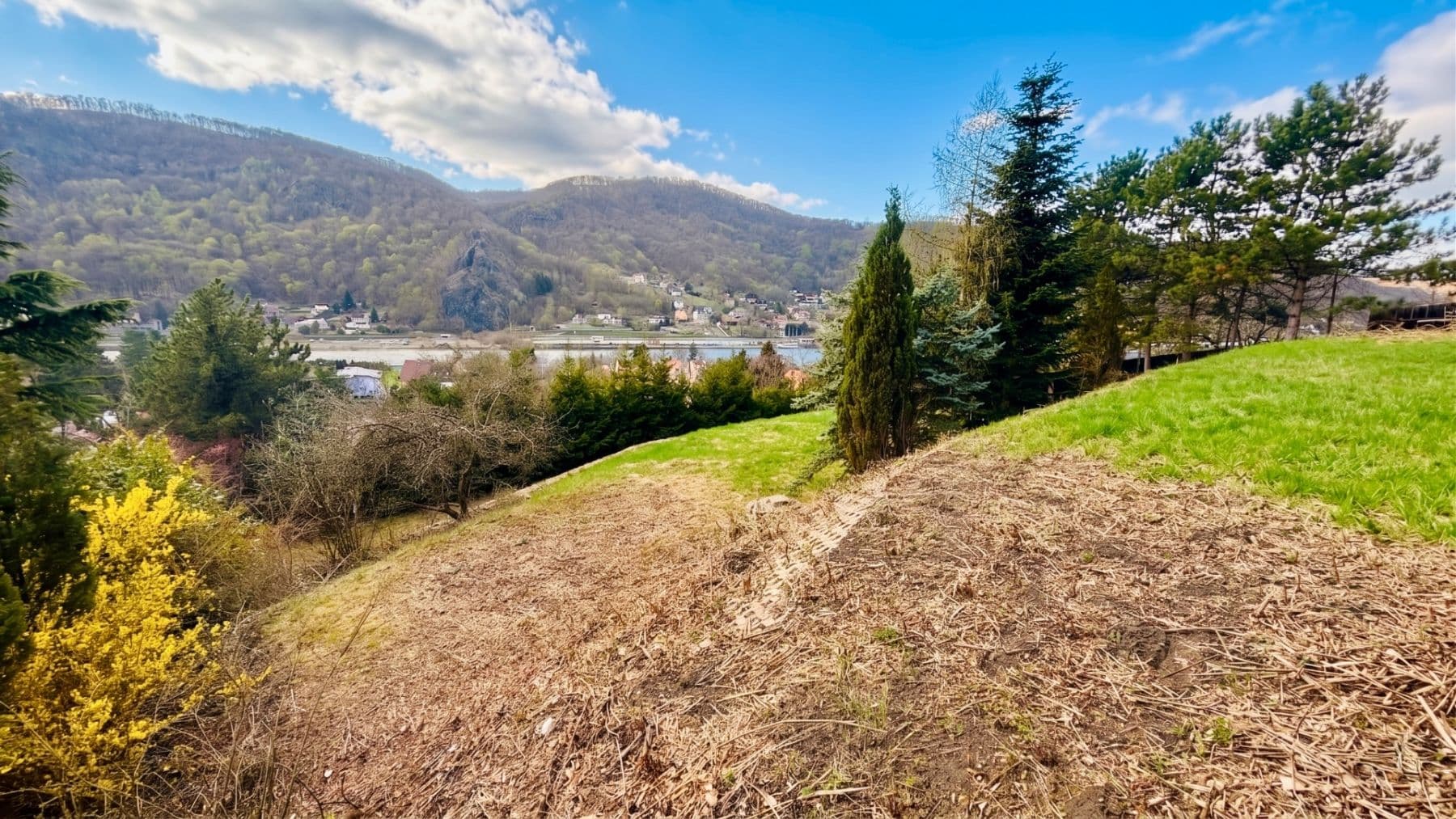 Prodej pozemku 1.210 m², Jasanová, Ústí nad Labem, Ústecký kraj Prodej pozemku 1.210 m², Jasanová, Ústí nad Labem, Ústecký kraj