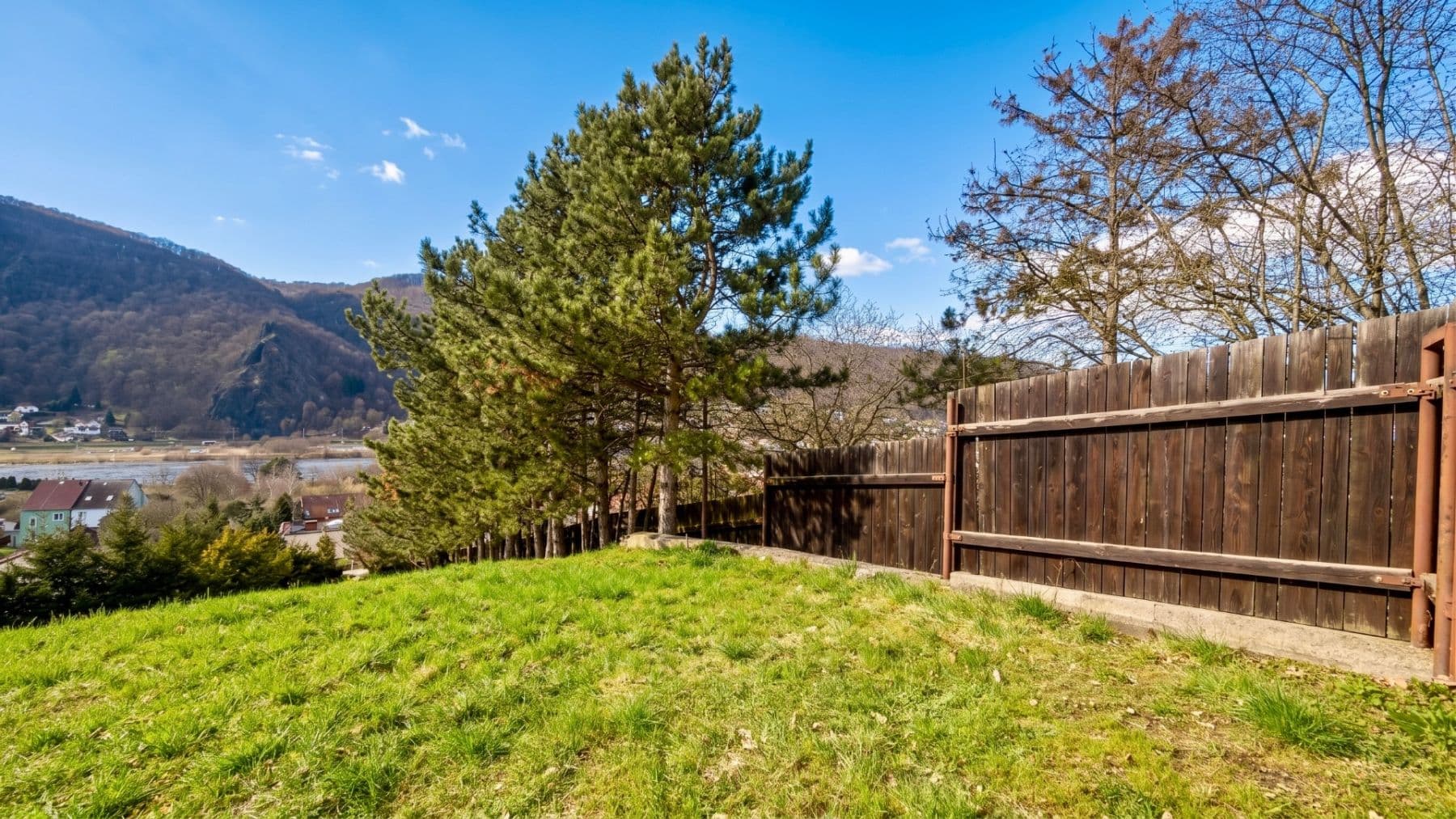 Prodej pozemku 1.210 m², Jasanová, Ústí nad Labem, Ústecký kraj Prodej pozemku 1.210 m², Jasanová, Ústí nad Labem, Ústecký kraj