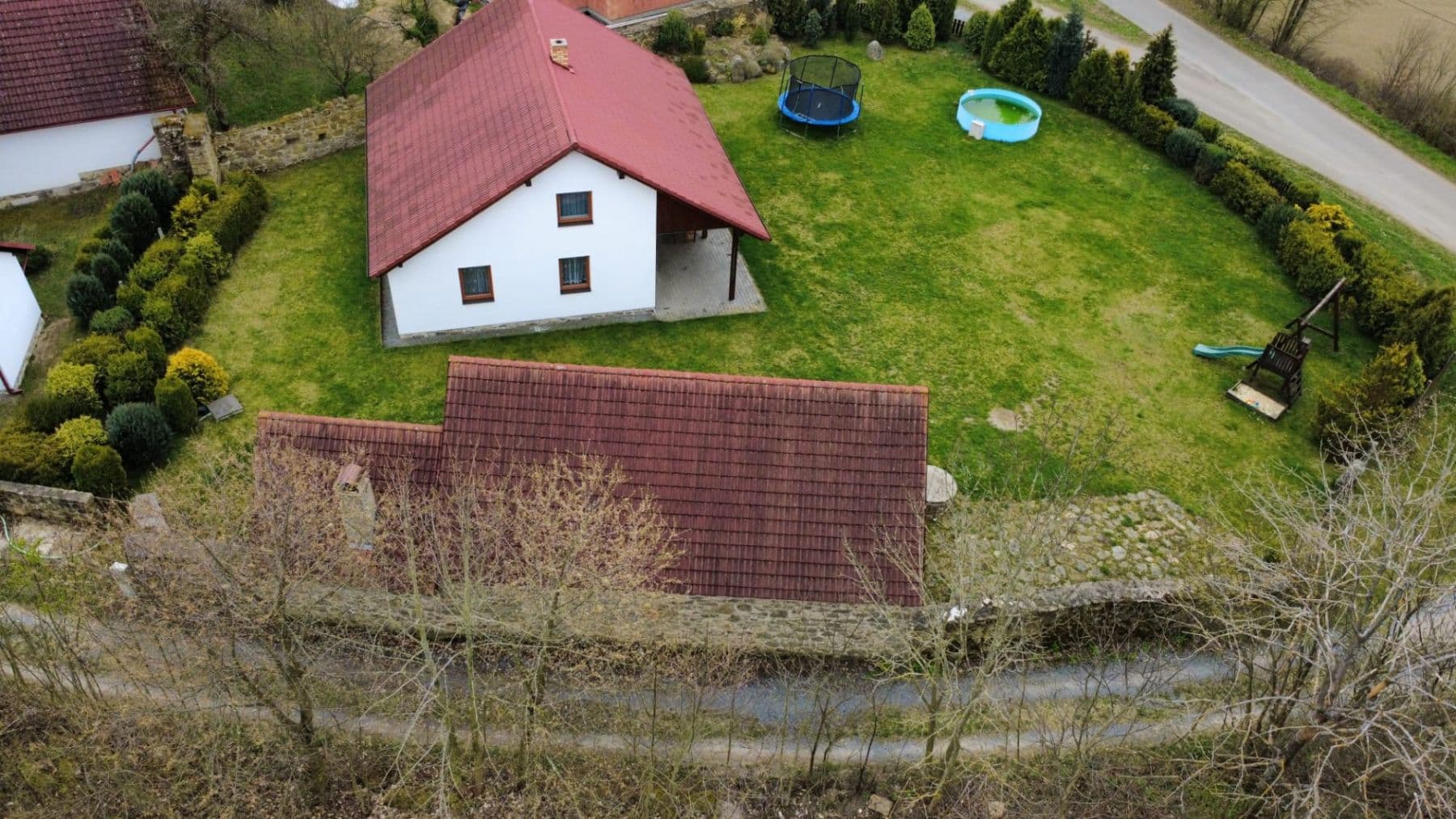 Prodej domu 220 m², pozemek 1.697 m², Nechvalice, Středočeský kraj Prodej domu 220 m², pozemek 1.697 m², Nechvalice, Středočeský kraj