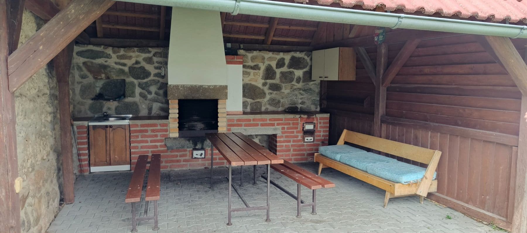 Prodej domu 220 m², pozemek 1.697 m², Nechvalice, Středočeský kraj Prodej domu 220 m², pozemek 1.697 m², Nechvalice, Středočeský kraj