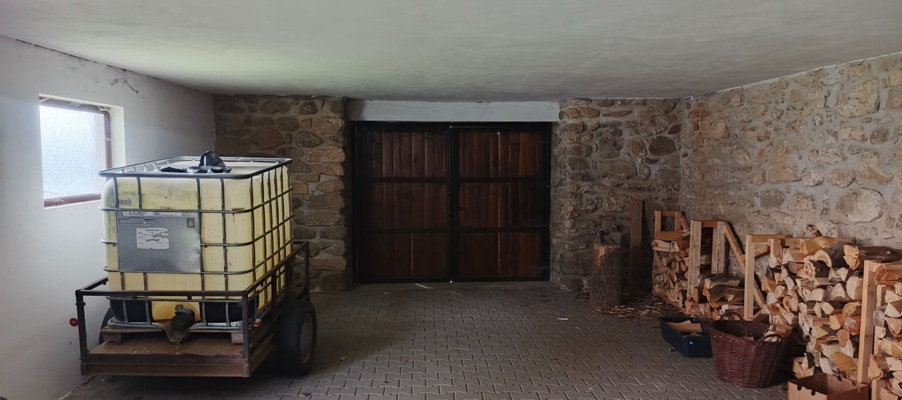 Prodej domu 220 m², pozemek 1.697 m², Nechvalice, Středočeský kraj Prodej domu 220 m², pozemek 1.697 m², Nechvalice, Středočeský kraj