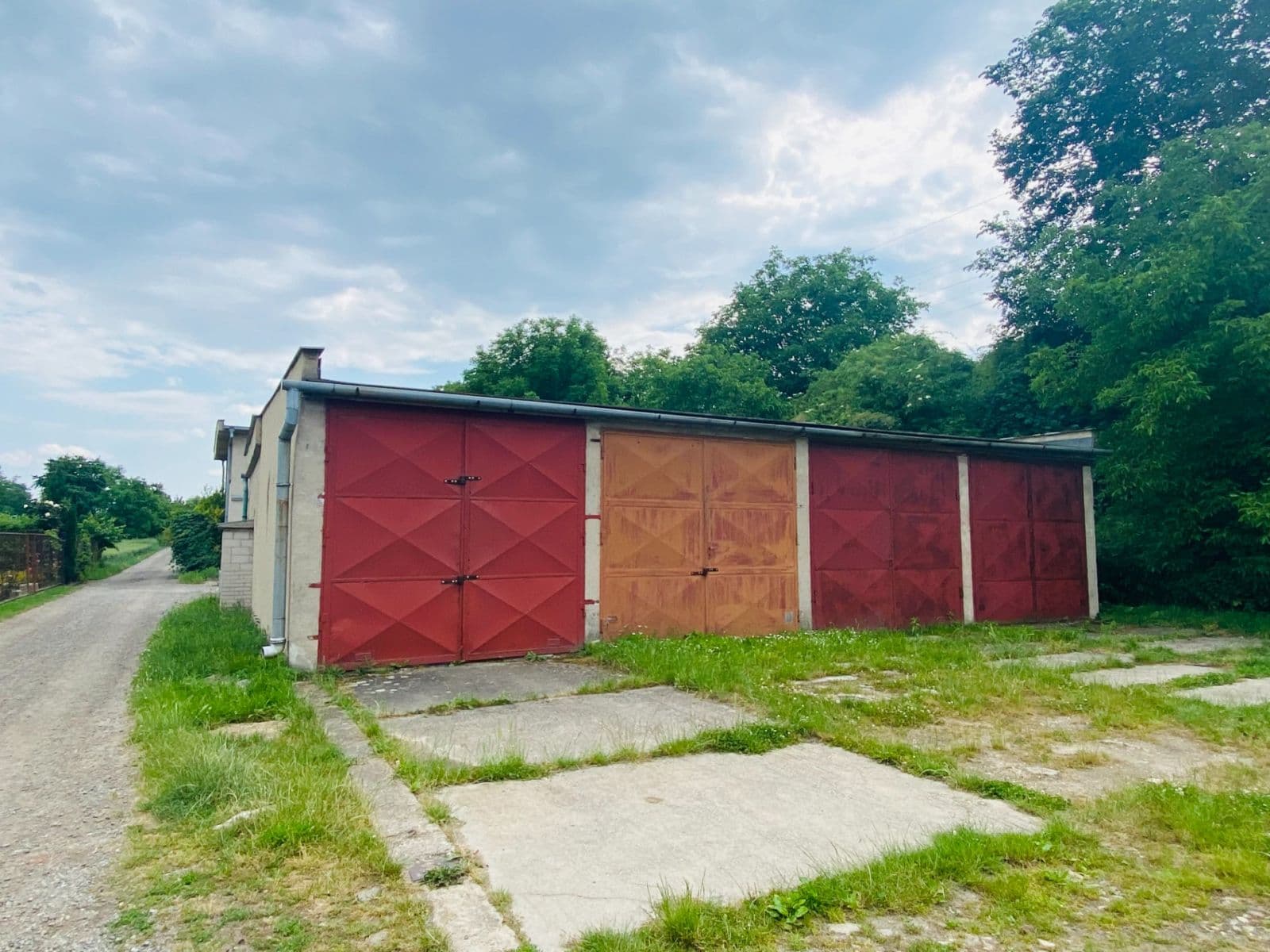 Pronájem garáže 18 m², Rajhrad, Jihomoravský kraj Pronájem garáže 18 m², Rajhrad, Jihomoravský kraj