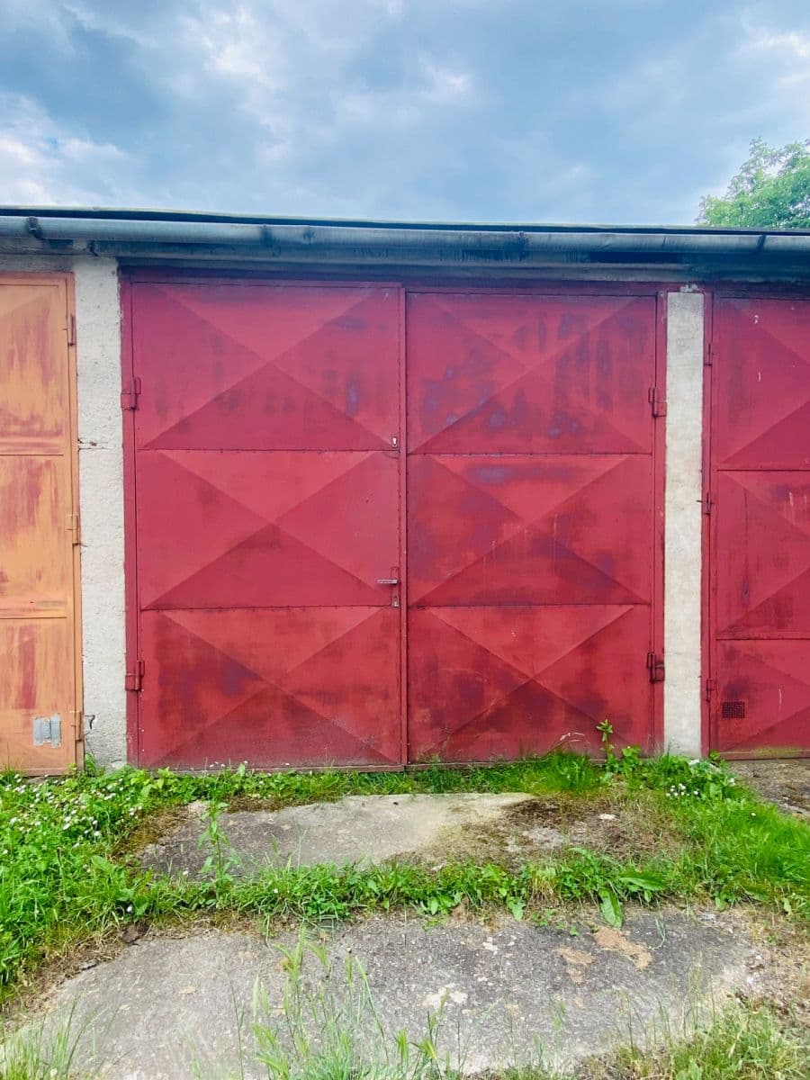 Pronájem garáže 18 m², Rajhrad, Jihomoravský kraj Pronájem garáže 18 m², Rajhrad, Jihomoravský kraj