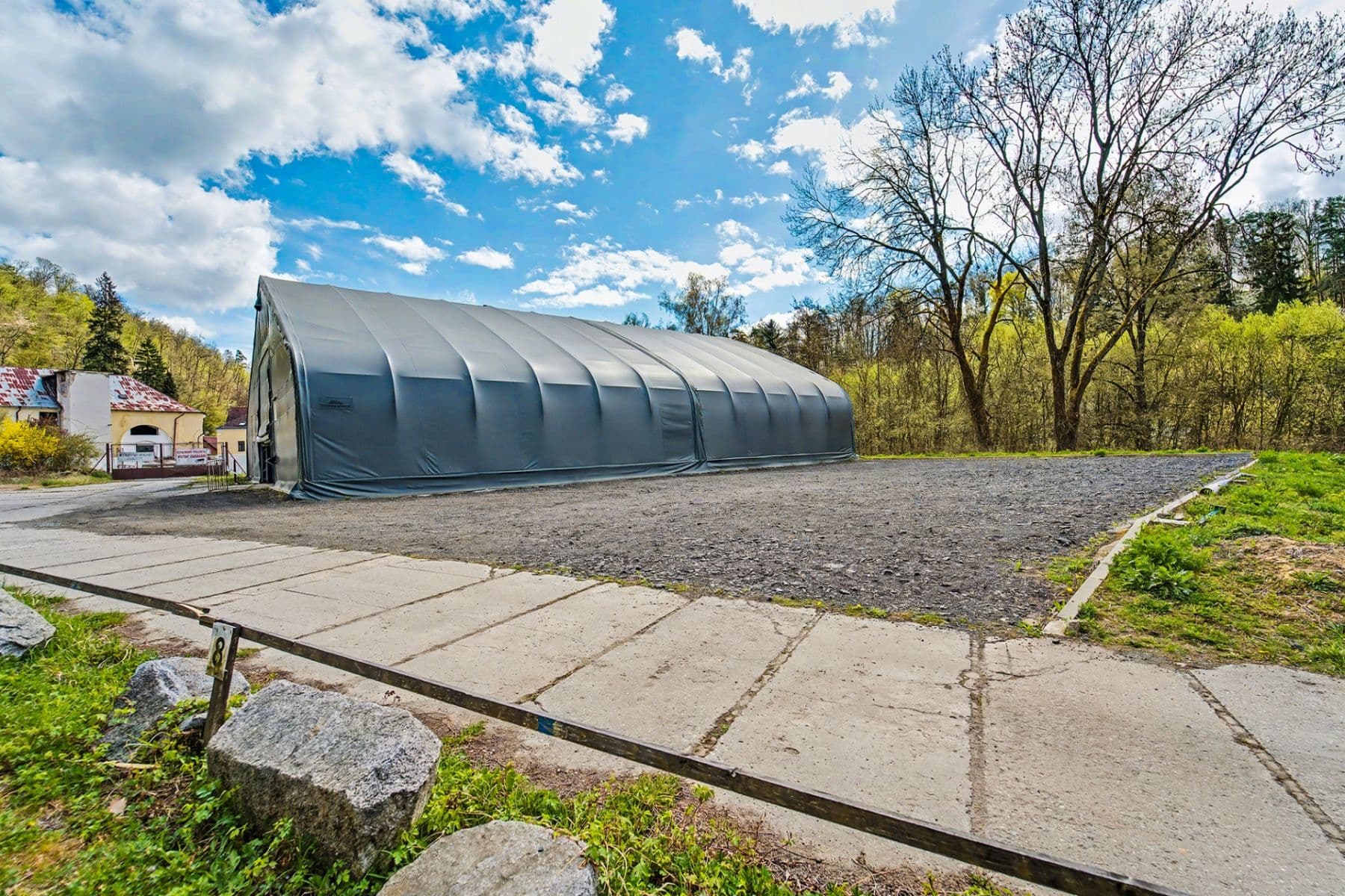 Pronájem nebytového prostoru 567 m², Jílové u Prahy, Středočeský kraj Pronájem nebytového prostoru 567 m², Jílové u Prahy, Středočeský kraj