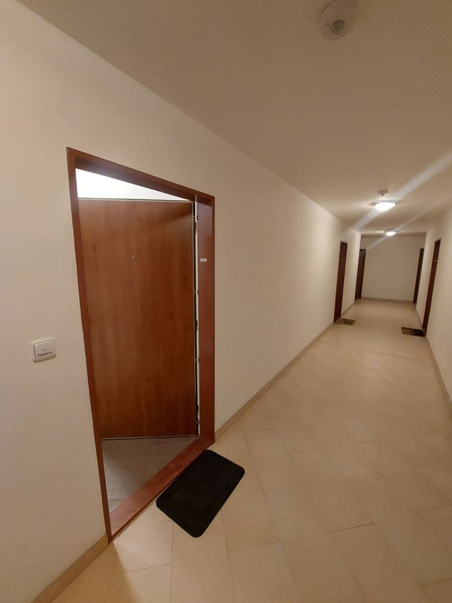 Pronájem bytu 2+kk 54 m², Modenská, Praha, Praha Pronájem bytu 2+kk 54 m², Modenská, Praha, Praha